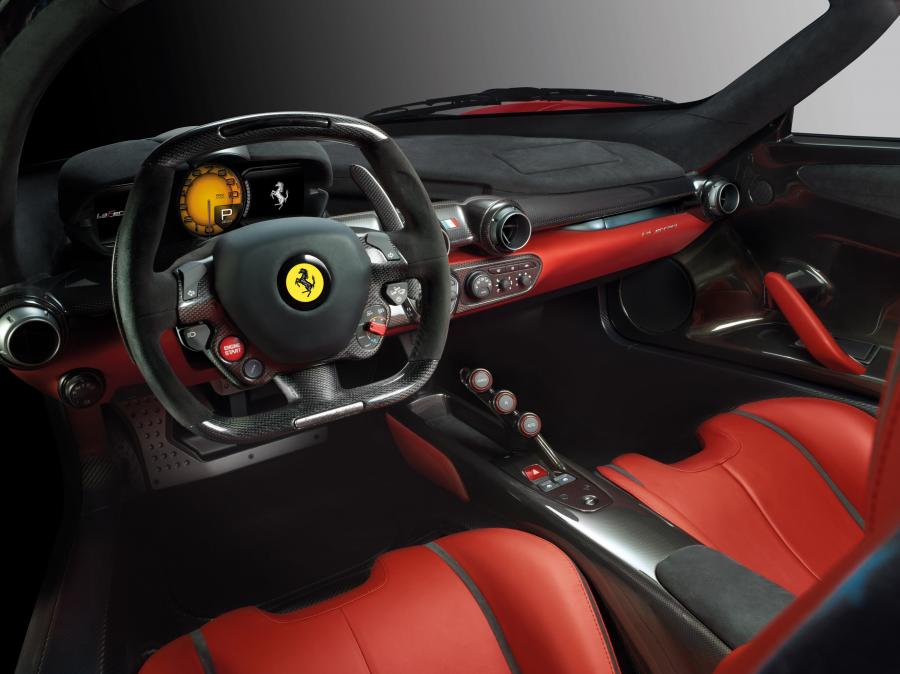  Ferrari LaFerrari 2013 года  (фото 9 из 34)